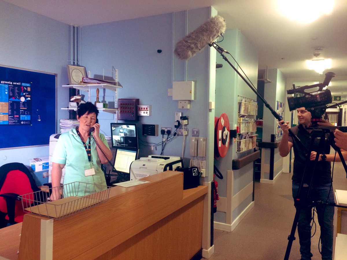 HywelDdaHB's tweet photo. A fantastic morning of filming with @colegcymraeg at Amman Valley hospital speaking to staff and patients about the importance of using welsh language in delivering care to patients; did you know that a fantastic 82% of staff are welsh speaking at AV hospital? #makingadifference https://t.co/PeoxJm2I00