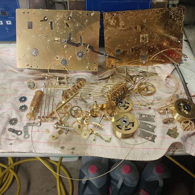 BehindTimeClock's tweet image. Here is a Grandfather clock movement fresh out of the ultrasonic cleaner. As you can see it is completely taken apart. That's the only way to properly clean a movement. If anyone says they can clean your movement without disassembly, say "No thanks!" and… bit.ly/2Gs77hu