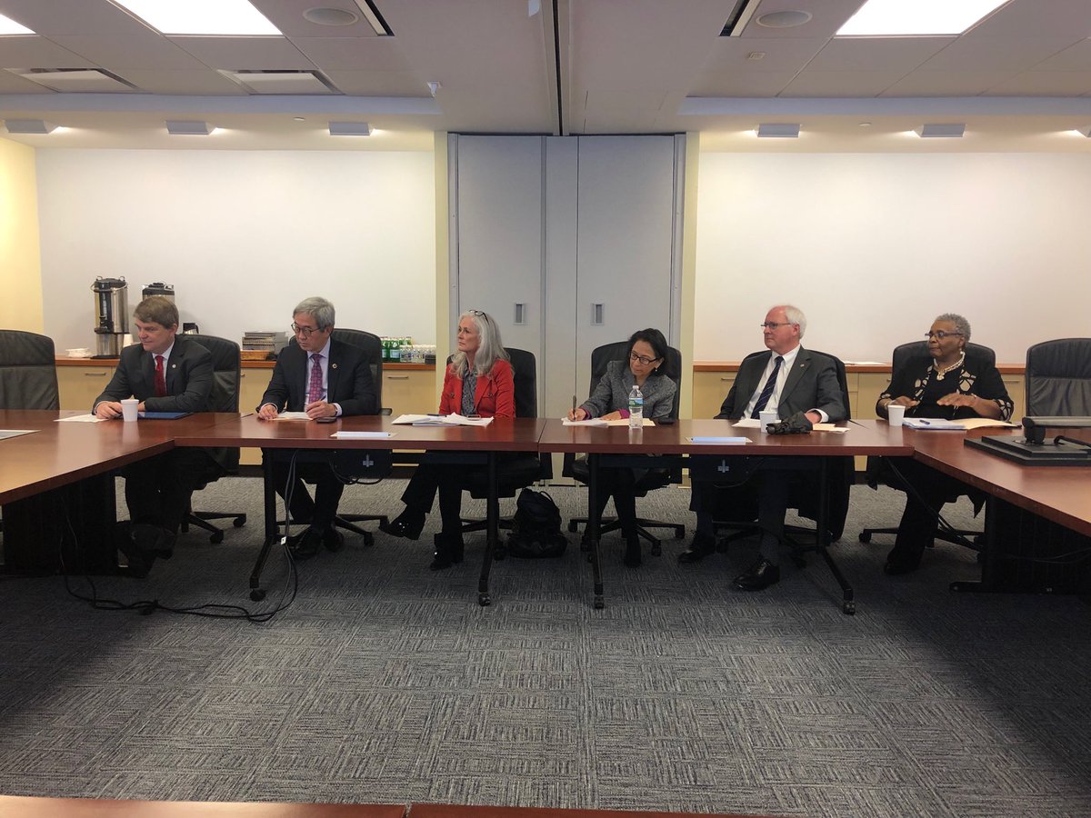 rshawnm's tweet image. Physician leaders from ⁦@AAFP⁩ ⁦@APAPsychiatric⁩ ⁦@AmerAcadPeds⁩ ⁦@ACOGAction⁩ ⁦@AOAforDOs⁩ ⁦@ACPinternists⁩ gather in Washington, DC to advocate on behalf of patients and their physicians #docs4coverage