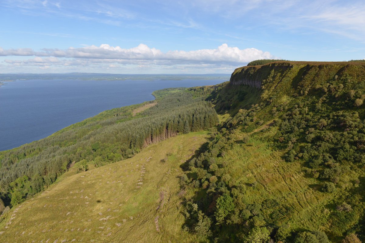 PSNIFermOmagh's tweet image. Thanks to Sgt A from our Air Support Unit for a few photographs while they were training.

#AirSupportUnit
#KeepingPeopleSafe