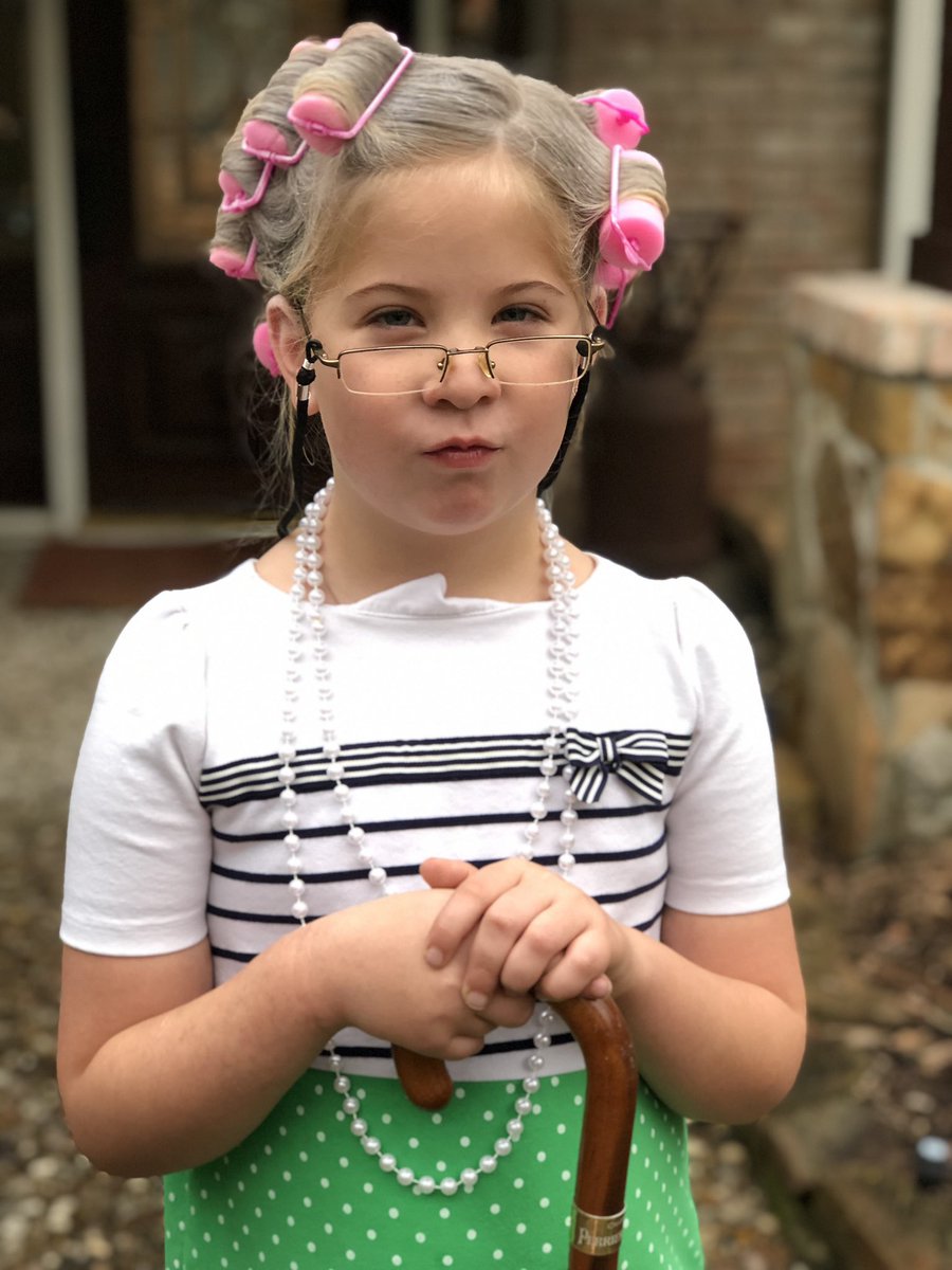 candice_derry's tweet photo. 100 days! Old Morgan's all ready for her 100 day celebration! #DWE https://t.co/ieLR9QY9ue