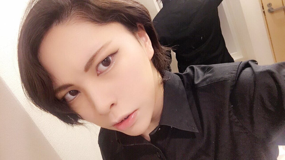 うに助 Jjba愛してる 一重まぶたのオンナですが 私は一重まぶたが好き 昔は死ぬほど嫌で整形を視野に入れてたけど 一重まぶたはメイクの幅も広いから楽しいぞー うに助 Jjba愛してる 一重まぶたのオンナですが 私は一重まぶたが好き 昔は死ぬほど嫌で整形を視野に入れてたけど 一重まぶたはメイクの幅も広いから楽しいぞー