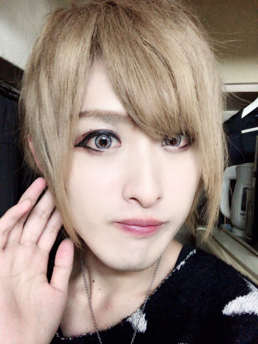 CLAPPERお疲れ様でした！！久々のライブでやや固まってたかもしれないですが、楽しめたかな？？汗 バレンタインのくだりはすいません笑
今日はViViDが好きな麺さんにも出会えてかなり話もはずみ嬉しかったー！！
次は22日Mele！！！！
