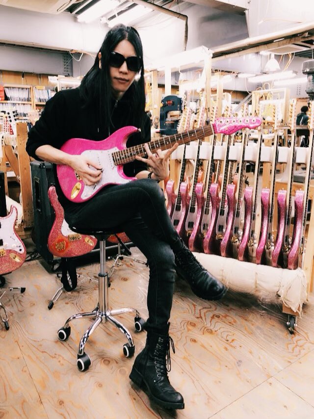 大村孝佳 新作ギター発表🐾】 Grass Rootsより、手の小さな子どもや