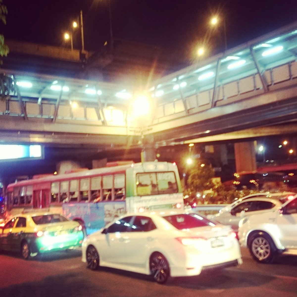 pkmtimes's tweet photo. แค่สามทุ่มกว่าเอง...ไม่ดึกไปสำหรับฉัน...#OnTheWayBackHome https://t.co/U1qrFmB13i