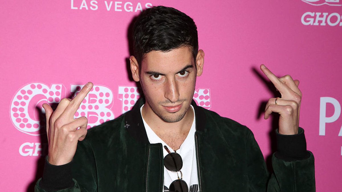 TheAVClub's tweet image. Fuck Jerry doesn't want you to watch a Vic Berger video making fun of them; here's that Vic Berger video trib.al/UuAwgT0