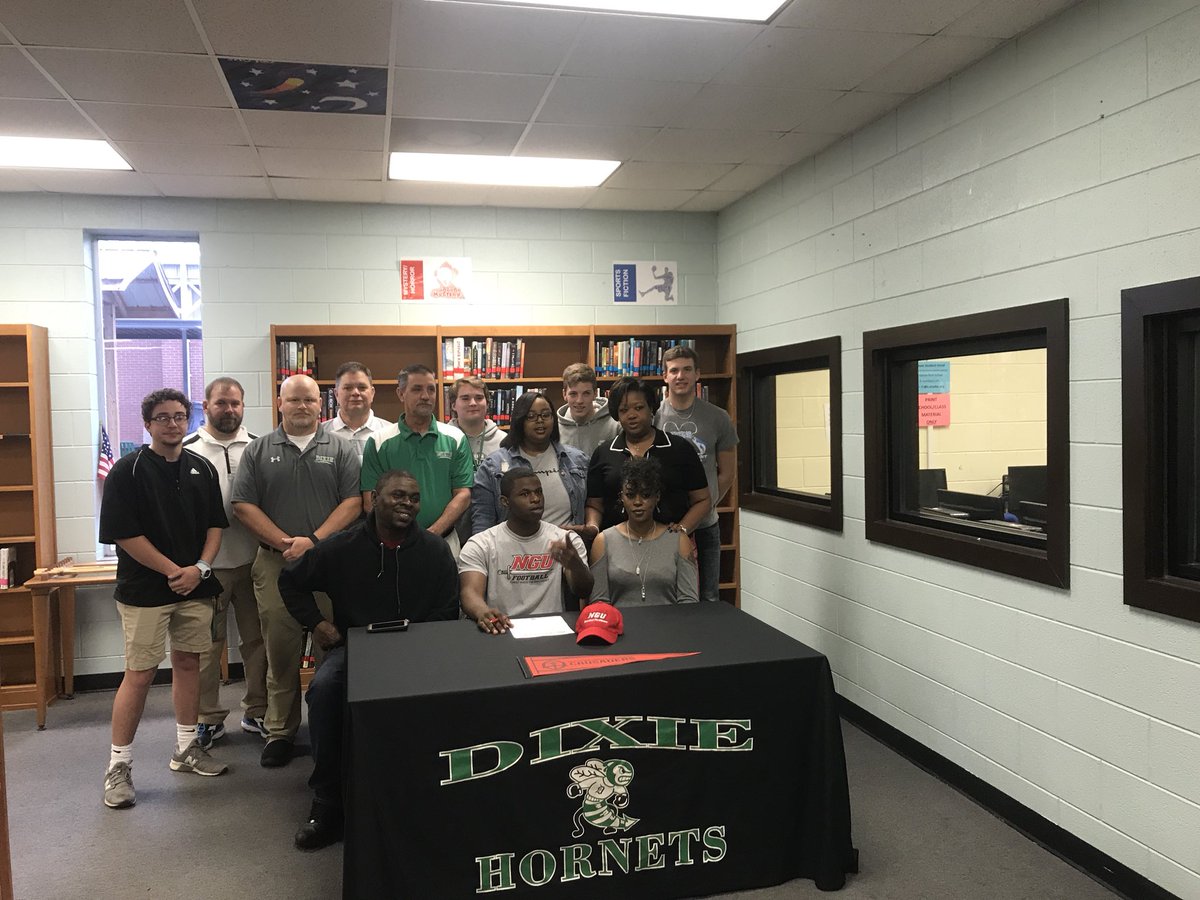 SkylarRolstad's tweet photo. Dixie RB/LB @DeDonald6 is headed to North Greenville. https://t.co/ORoTmMIxCS