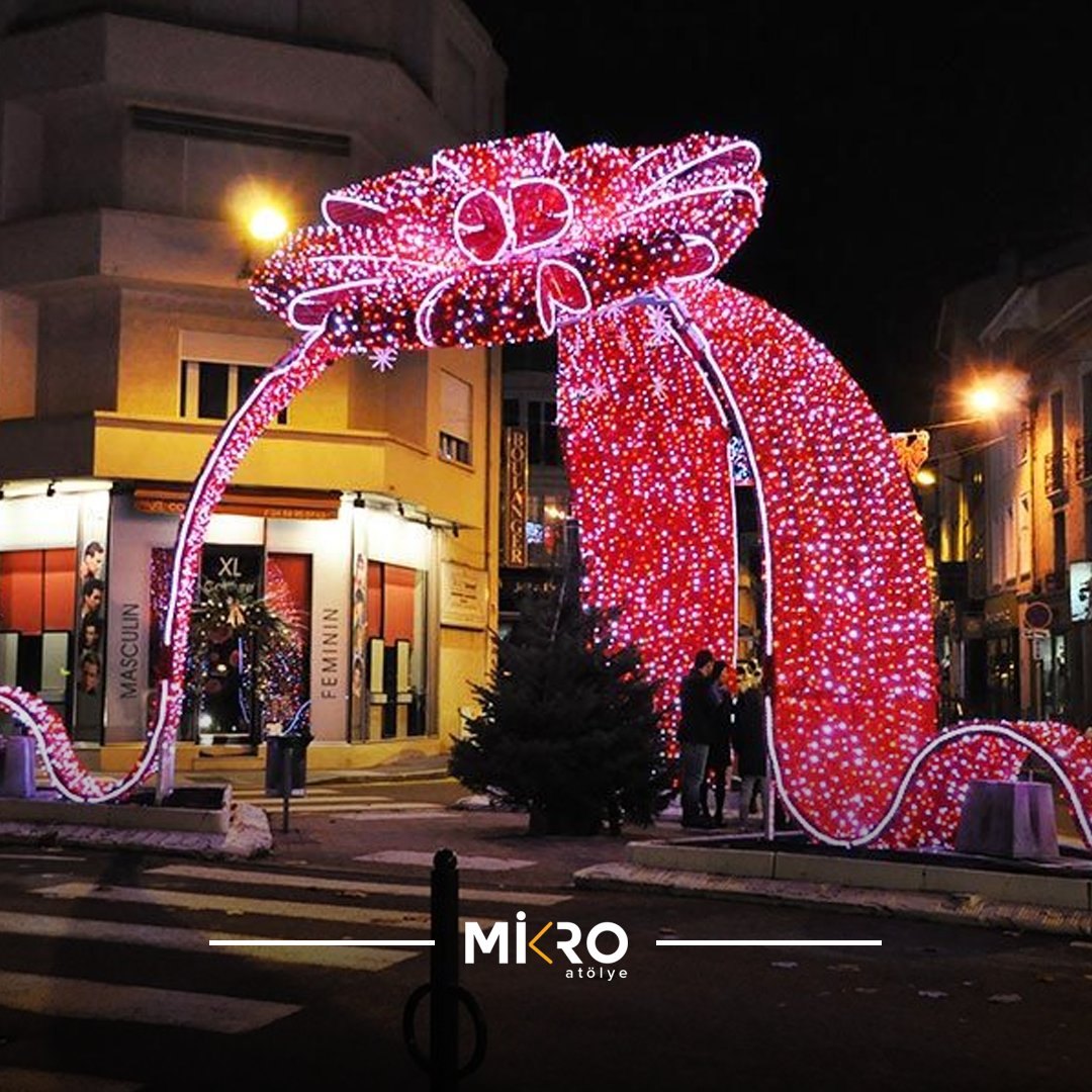 Bu serin kış günlerinde insanın içini sıcacık yapan şeyler iyi ki varlar! Sevgililer Günü heyecanını konuklarınıza yaşatacak dekorasyon ışıkları için bizi arayın: 0212 220 93 95

#mimarlık #interior #interiordesign #design #decoration #mimariproje #avmmalzemeleri #avmsüsleme