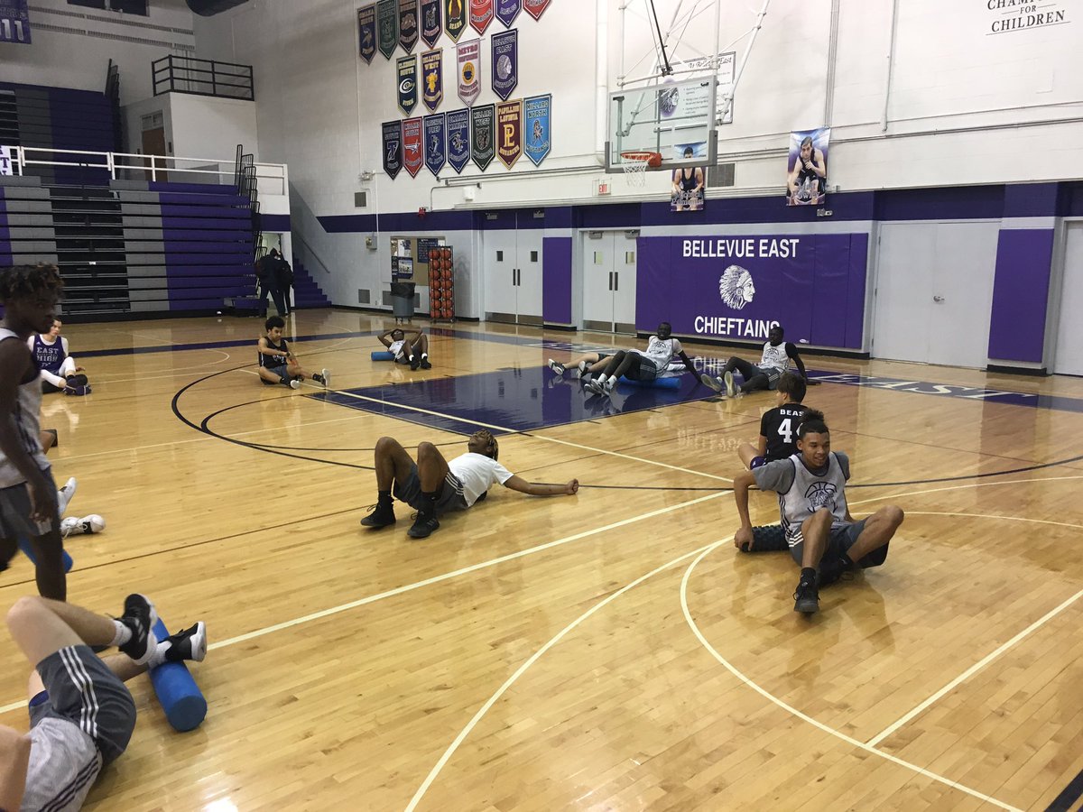 BEASTMBB's tweet photo. Back at it this morning with Varsity/JV. Guys had good energy and got better. #ExpectNoLess #ActiveRecovery #Next https://t.co/coTtkpMpt6