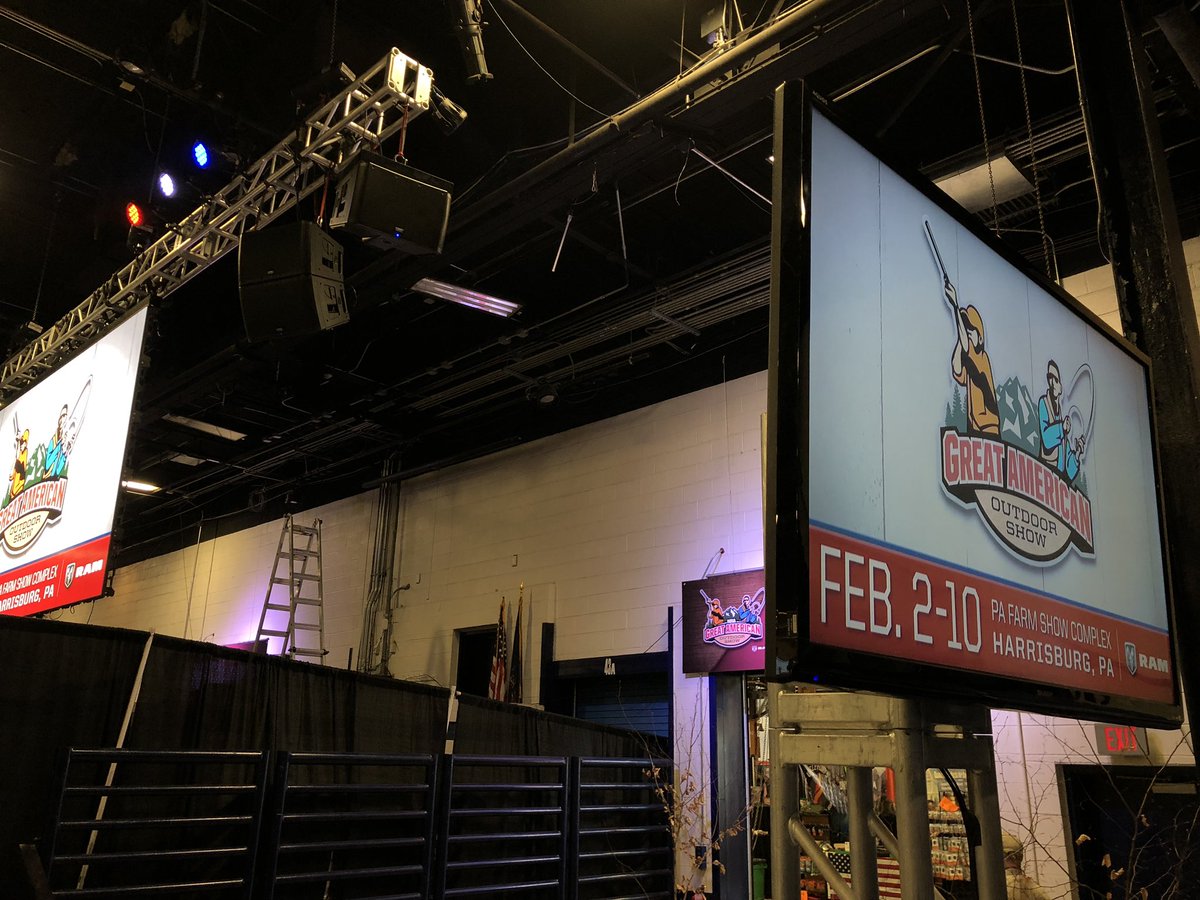 JPLilleyAV's tweet image. A few pictures of our AV setups before the crowds hit during the 2019 Great American Outdoor Show. #GAOS2019 #KnowItWorks #DoLiveBetter #LEDVideoWallRentals #DigitalSignage #EventProduction