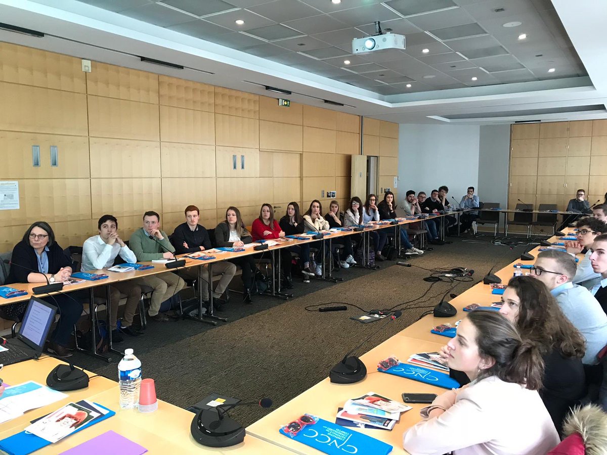 CNCC_audit's tweet photo. La #CNCC a le plaisir d’accueillir une quarantaine d’étudiants de #DCG 2 et 3 du Lycée Haute Follis pour une présentation de l’Institution et du métier de #CAC avec @APBAHUON, Étienne Latreille et Audrey Glorieux https://t.co/d5noQKYRUO