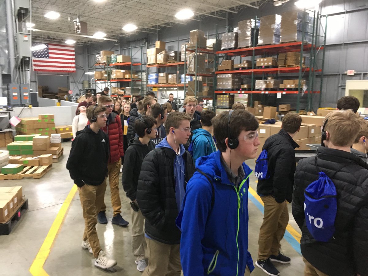 WCBizAlliance's tweet photo. .@CMHCrusaders students went on a #Schools2Skills tour yesterday to learn more about careers in manufacturing like engineering & welding. Thanks Aries Industries, @WeldallMfgInc, @InproCorp & @MarquetteU for hosting us! #WCManufacturing https://t.co/rXiSQ46Yh8
