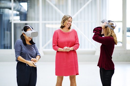 Internist-nefroloog Marlies Reinders (LUMC) streeft naar een betere langetermijnoverleving na niertransplantatie. Ze onderzoekt een mogelijk alternatief voor medicijnen die de afweer onderdrukken: celtherapie. bit.ly/2Swmo7s