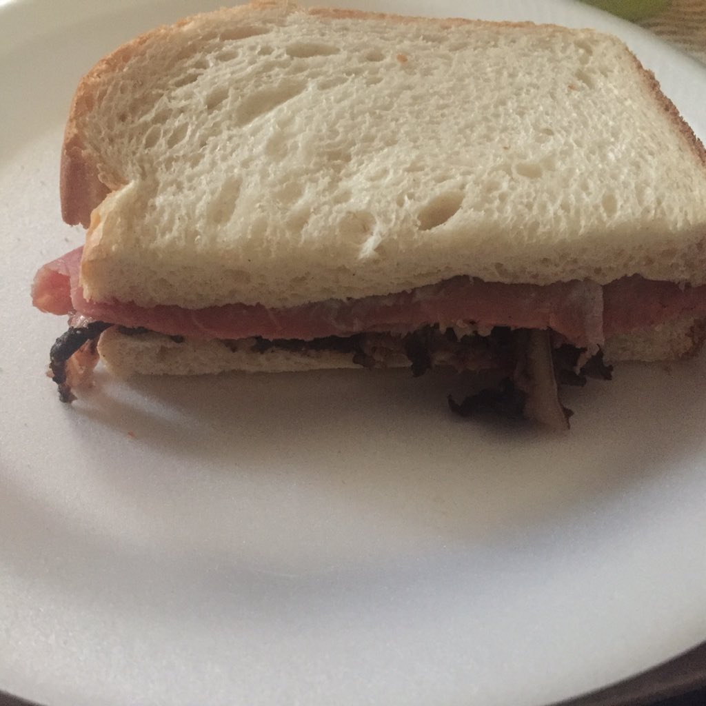 Jibble Sandwich makes a sandwich....