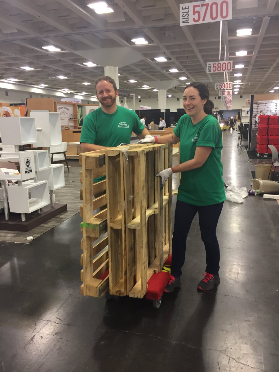 FoodRecovery's tweet photo. Want to know what it is like to recover 33,000 pounds of food in a couple hours? Check out this first hand account from the 2019 Winter Fancy Food Show! https://t.co/7FO5bneRWW #FancyFoodRecovery #30kInaDay https://t.co/FL1BiLhBYP