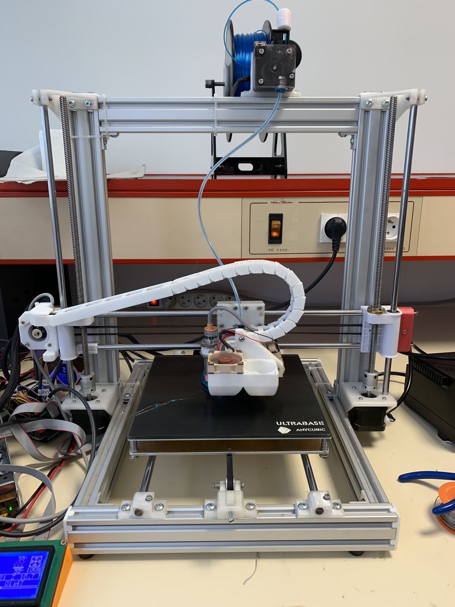 UniMakersAmiens's tweet photo. Modélisation 3D d’une roue + impression 3D #cdr19 https://t.co/jrDFrhIAxV