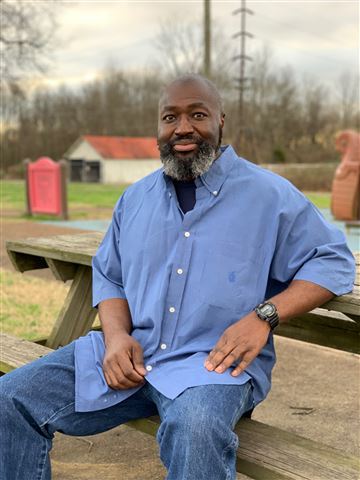 GeorgetownLaw's tweet image. After 2 decades in prison, #SOTU2019 guest #MatthewCharles was the first person released under the #FirstStepAct. Today, he will join #GeorgetownLaw's @shonhopwood, his lawyer, for a discussion on #CJreform. Send your questions via comments! bit.ly/2WFIm7r