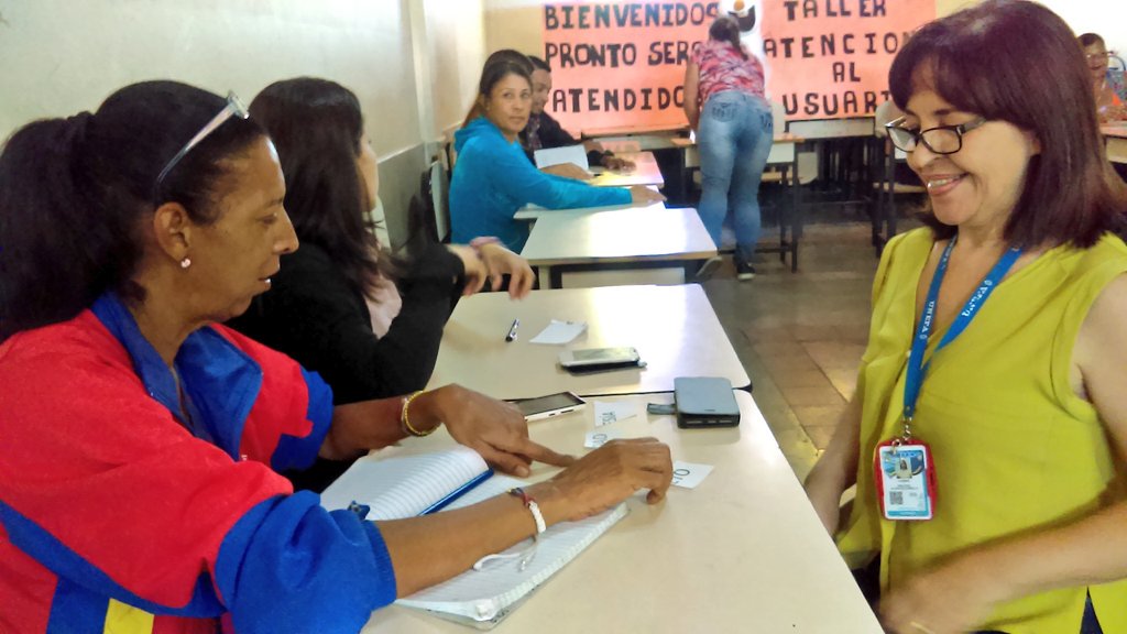GCPRENSAOCUMARE's tweet photo. #EnDirecto desde los espacios de la Unefanb Extensión Ocumare del Tuy, inició con éxito TALLER DE ATENCIÓN AL USUARIO, dirigido al personal administrativo, docente y obrero para asegurar el buen funcionamiento en calidad de atención al usuario @unefa_ve @ffmj @Nucleo_Miranda https://t.co/tK50MMmLOg
