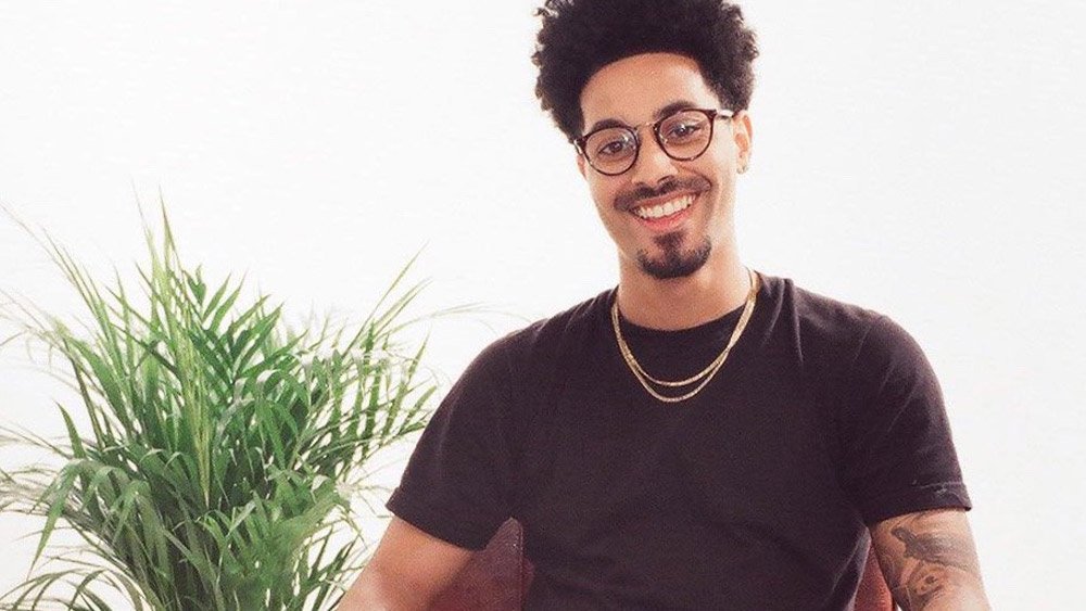 Professional haircare brand OSMO's  new Brand Ambassador, Justin Carr,  has been a fan of the OSMO range throughout his career and it’s a regular go-to product range in his kit bag whilst working on his celebrity clients. SEE HERE>>> esteticamagazine.co.uk/ukeventnews/it… <a href="/OsmoUK/">OSMO® OFFICIAL</a> <a href="/essencepr/">Essence PR</a>