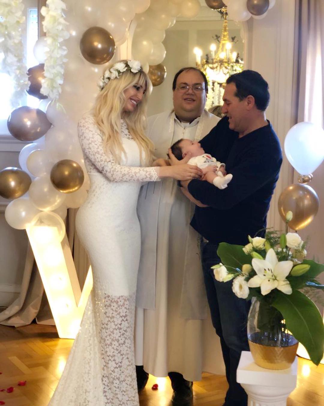 GENTE в Twitter: „Vicky Xipolitakis cumplió año de casada y lo celebró apostando al y renovando sus votos. #Casamiento #Boda #RevistaGENTE https://t.co/BuYDDSccJV“ /