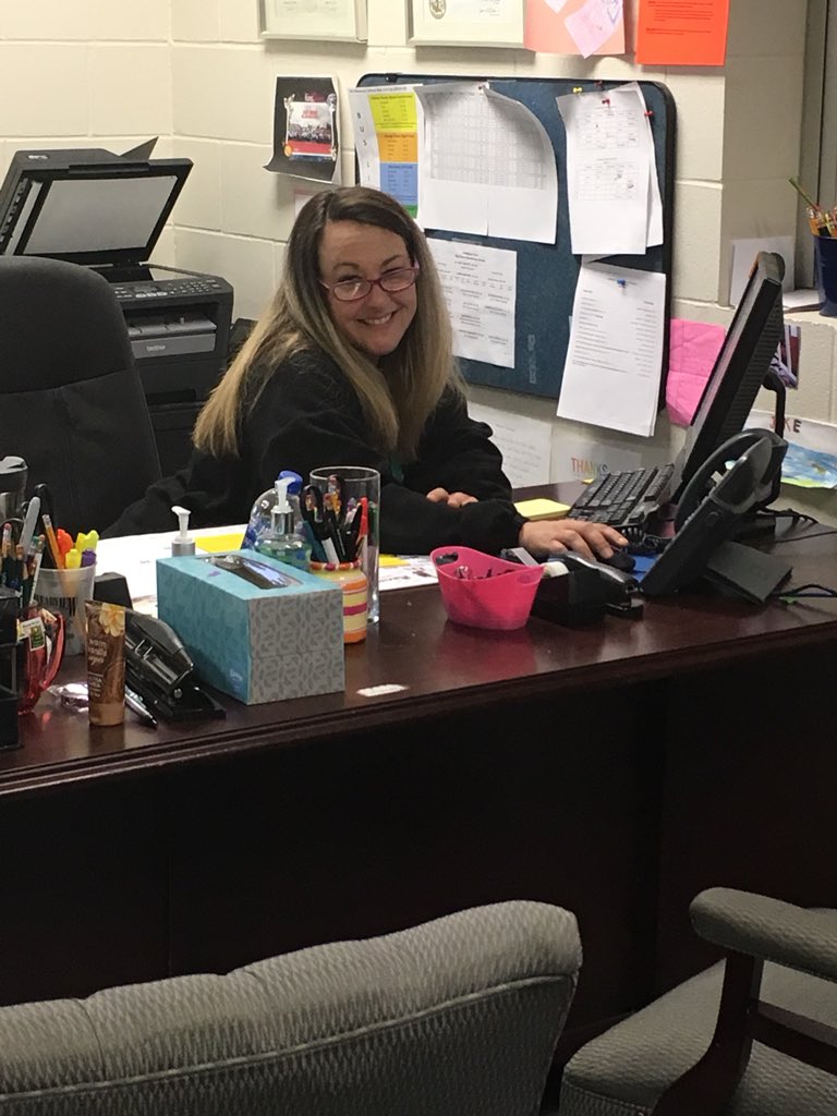 OGES has the best counselor ever. Mrs. McKinney is a rockstar because she goes above and beyond the call of duty to help the students and faculty here at OGES. We love her so much. She definitely helps our students get #Ready4Tomorrow <a href="/JEFCOED/">Jefferson County Schools</a> <a href="/craigpouncey/">Dr. Craig Pouncey</a> #NationalCouselorsWeek