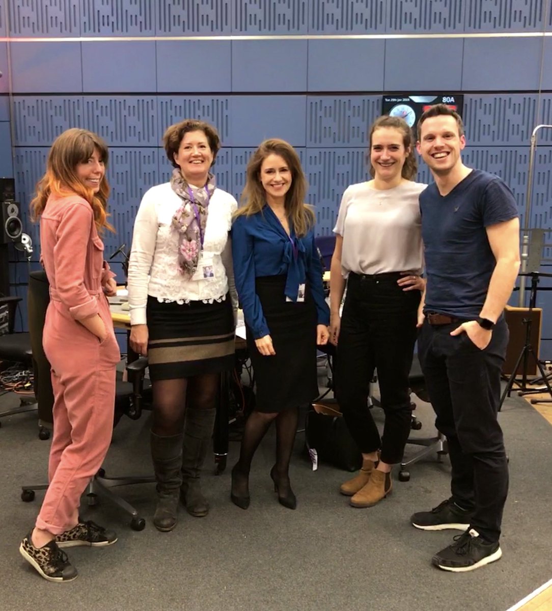 T-60 ‘til my new @bbcradio4 #science series starts uncovering the facts behind the fads. 

Today = collagen face cream &amp; charcoal masks &amp; it features special guest <a href="/Beckshumps/">Rebecca Humphries</a> &amp; experts Prof Melinda Duer &amp; @dremwedgeworth. Our Producer was the ace @graihaghj

#bbcslicedbread