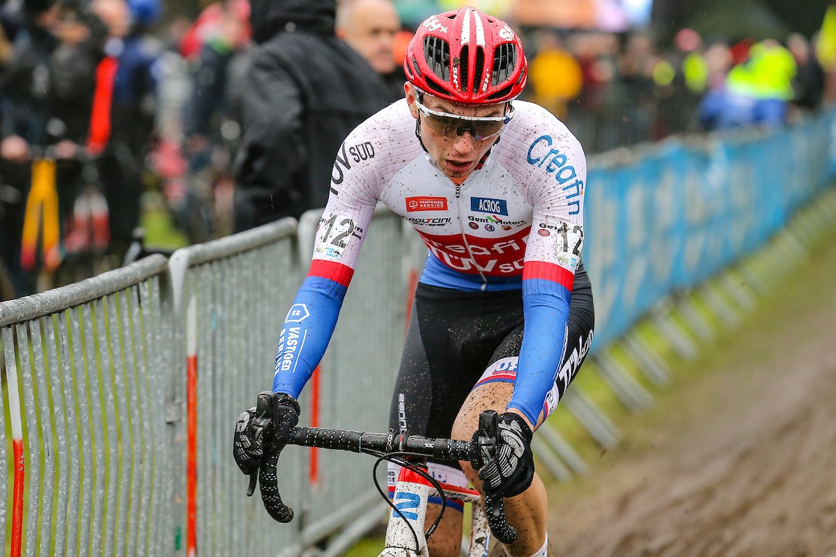 Zevende plaats voor <a href="/BoryBiker/">Michael Boros</a> in Maldegem, opgave voor Tim <a href="/MerlierTim/">Tim Merlier</a> na val en pech. #BricoCross  creafin-tuvsud.be/nieuws/2019-02… (foto: ©Photopress)