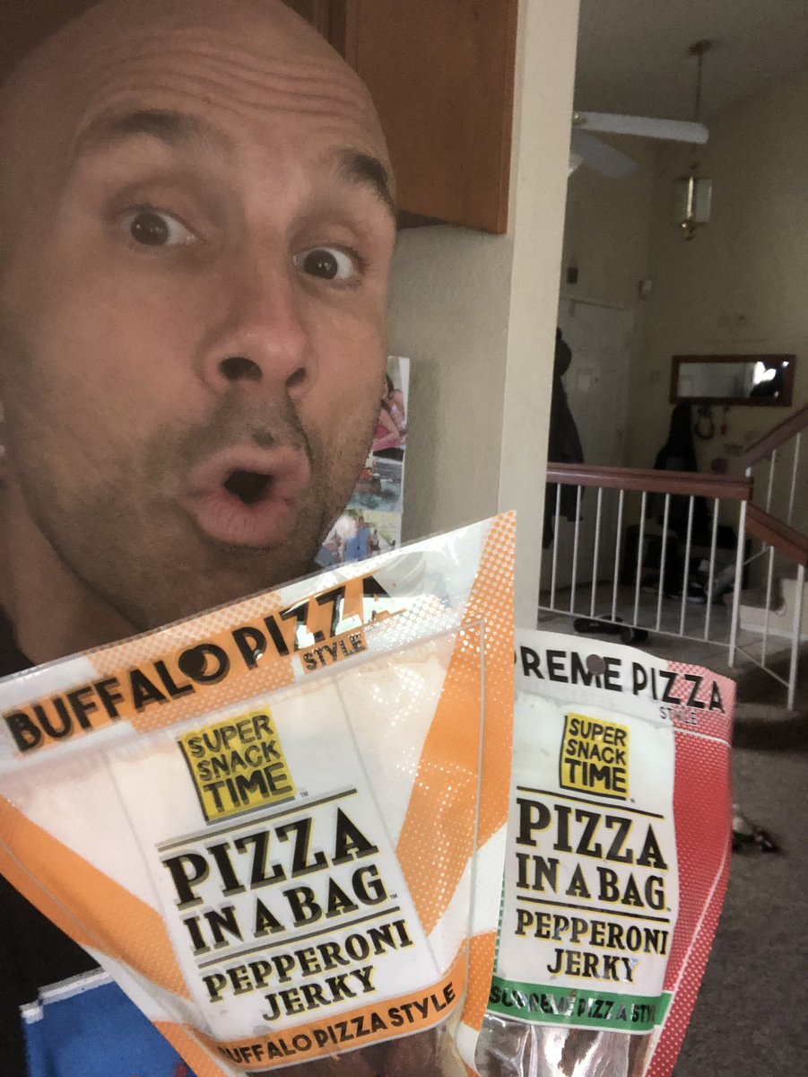 facdaniels's tweet image. My friend &amp;amp; premier Sauce Boss @HarleyPlays surprised me with the largest package of #PizzaInABag any human could possibly crave. Long after I’ve digested the deliciousness, this box shall adorn my walls! 
#SuperSnackTime