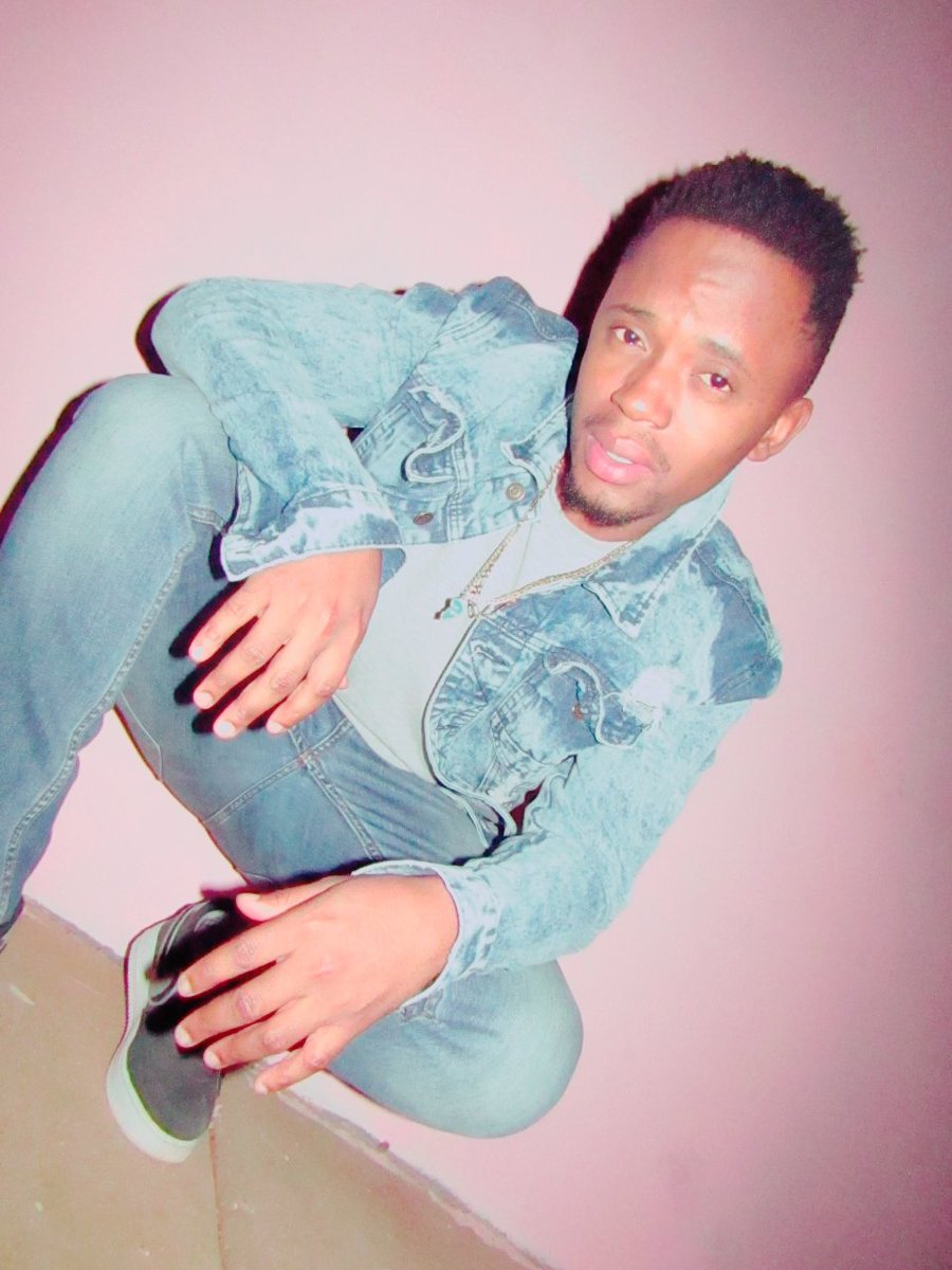 West_Tumelo's tweet photo. https://t.co/WfoQwqbYrl