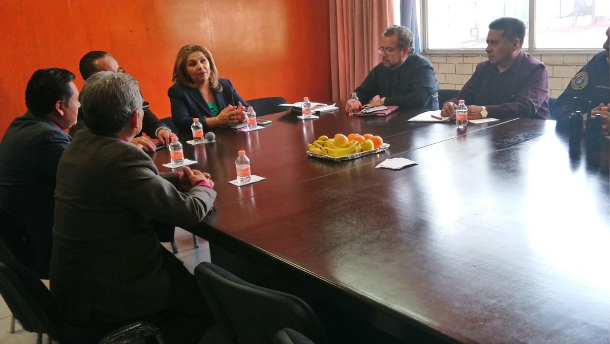 SecretariaIPN's tweet photo. ¡TRABAJAMOS EN CONJUNTO, POR TÚ SEGURIDAD! 👮
Estamos en reunión con autoridades e integrantes del #COSECOVI en @CECyT_07 y con el jefe de zona de la Secretaría de Seguridad Ciudadana de la Ciudad de México, #Iztapalapa
#CeroToleranciaALaViolencia
#Seguridad_IPN
@lcastuerahector https://t.co/B59Xluh4j3