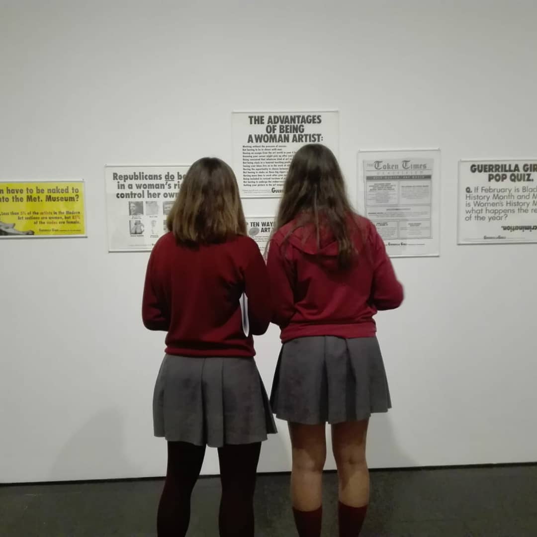 PadreDamianSSCC's tweet photo. La missió d'avui dels alumnes #artsandcrafts de #4tesopd : visitar la col•lecció d'art 🖼️🖌️ del segle XX del @macba_barcelona per convertir-se en experts i preparar-se per la #setmanadelart19pd #semanadelarte19pd #artweek19pd #aprenentatgesignificatiu #sortimdelaula https://t.co/LM4xKTSsPm