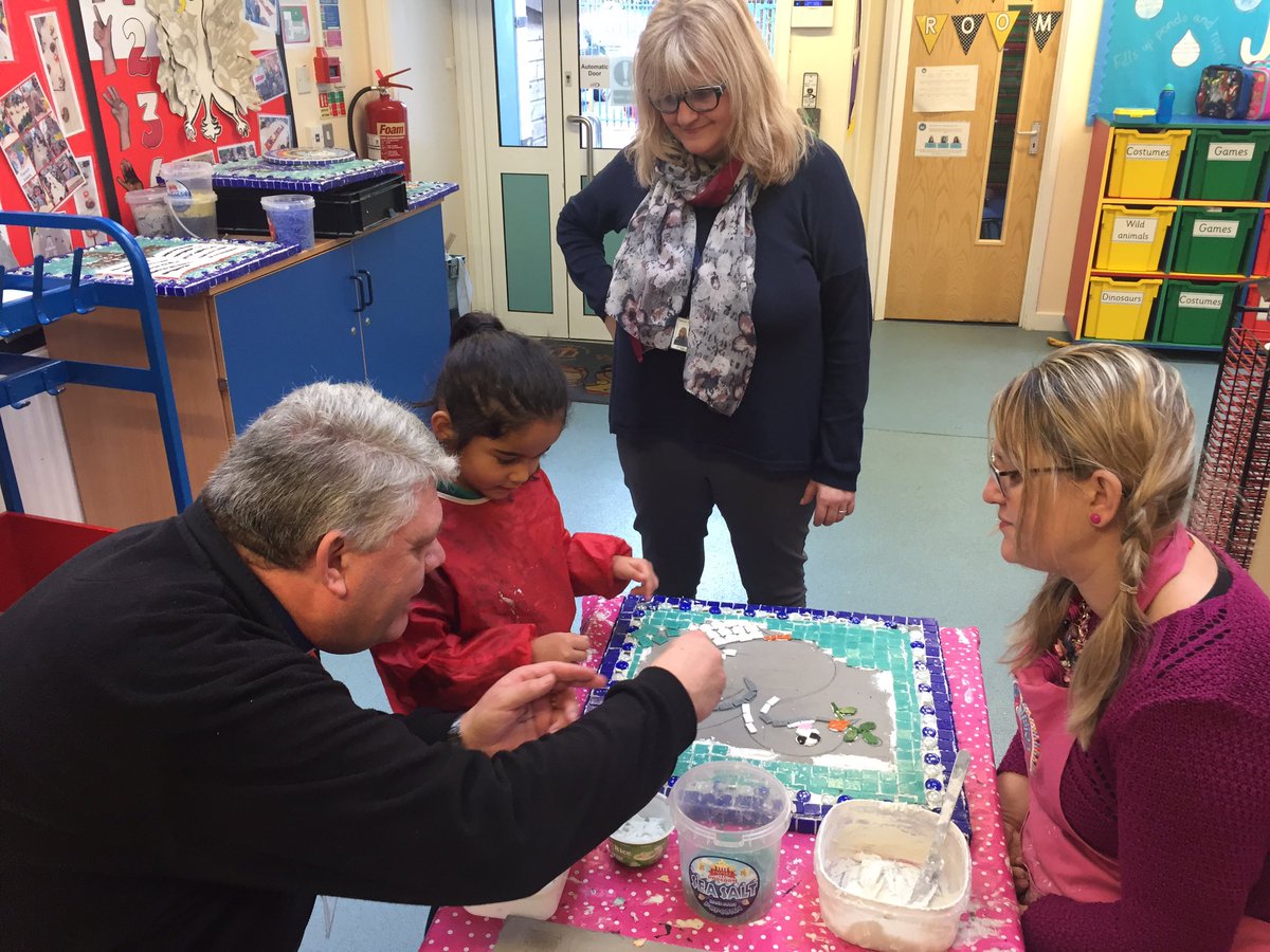 🌟We have loved working with <a href="/RachelShilston/">Inspiring Creativity</a> Vicar Jon added some pieces to the mosaic today🌟