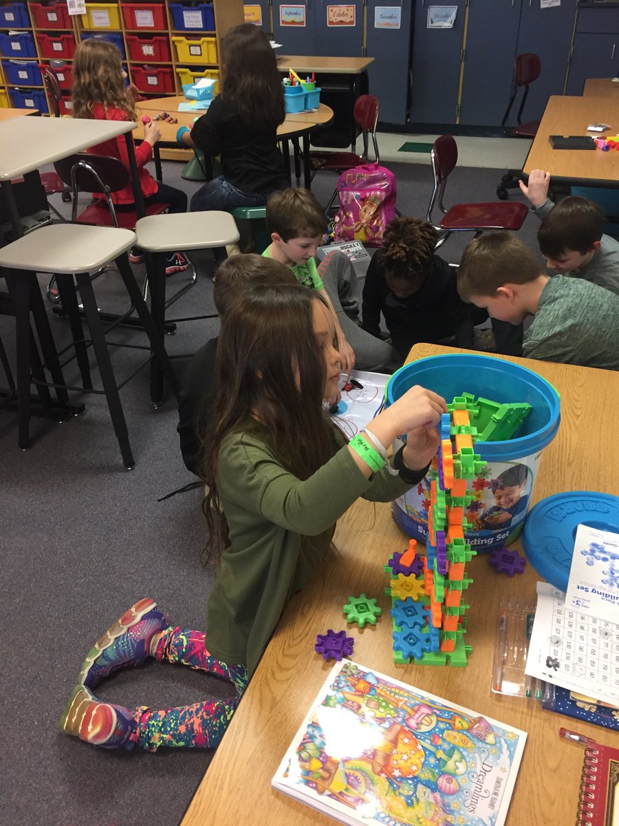 MrsB_KME's tweet photo. Oh what fun it is to play! We’re busy imagining, creating and collaborating in 2nd grade today! #GSPD2019 #kaneland302 #kanelandpride #kme302 https://t.co/TlPAeKmBKt