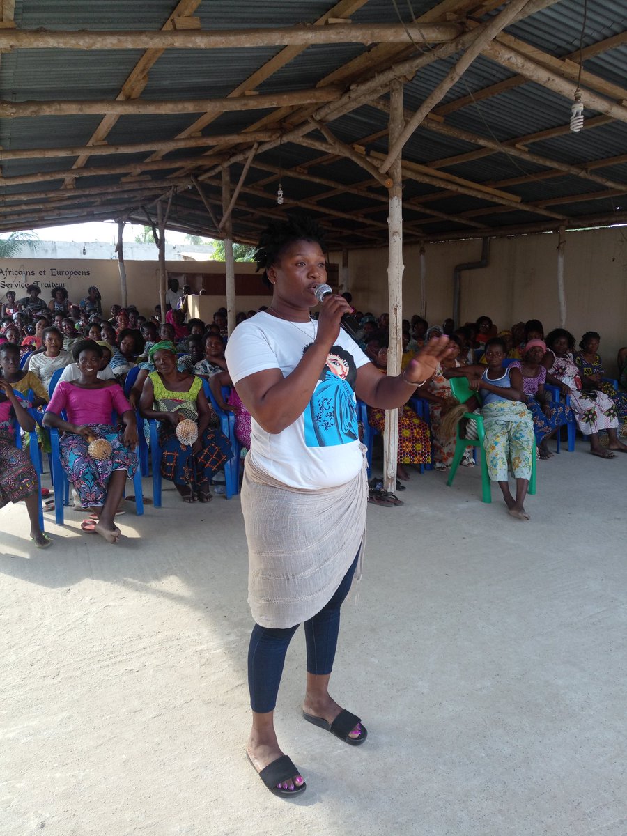 TogoDosi's tweet photo. Une jeune commerçante demande aux responsables de la DOSI de l'accompagner dans les démarches de la formalisation de ses activités. #DOSIActu https://t.co/Vhw15CJswA