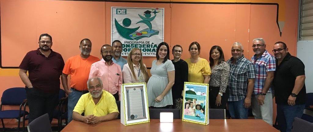 JuliaBKeleher's tweet photo. Durante el día de hoy las Facilitadoras Docentes de Consejería Profesional la Lcda. Lourdes Almeyda Cabán y la Dra. Alice Martínez Rappa realizaron una actividad de Divulgación de la Semana Nacional de Consejería Profesional en el Escenario Escolar al personal del ORE de Arecibo. https://t.co/cRO03QY5jv