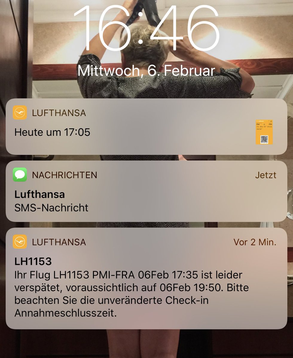 Danke Herr #CarstenSpohr &amp; #Lufthansa für fast 3 h Verspätung von PALMA de MALLORCA nach Frankfurt. Ich kann das gut verstehen: Die Runways tief verschneit, es ist einer der Hauptreisetage im Jahr und die Konkurrenz wird auch immer zahlreicher. #RyanAir #pünktlichistzufall