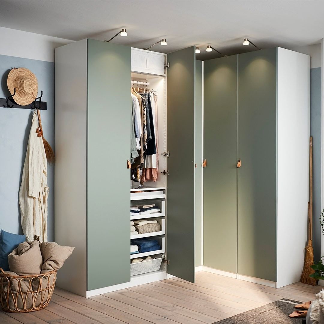 AframeroLimited's tweet photo. WARDROBE GOALS
No problem. Wardrobe is a perfect small space living solution that will help you get organized in style
#wardrobe #livingsolution #furnituresolution #furnitureproject #makeitexceptional #furnitureaccessories #AframeroLimited #Nigeria https://t.co/COkRsCqH7i