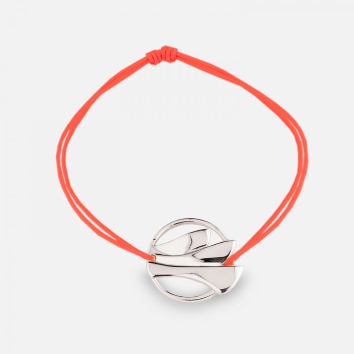 MuseoGuggenheim's tweet image. Una obra de arte en la muñeca &amp;gt; Pulsera de seda y plata diseñada por #HelenaRohner disponible en nuestra #DesignStore #GuggenheimThings &amp;gt; owl.li/z1gu30nzENI