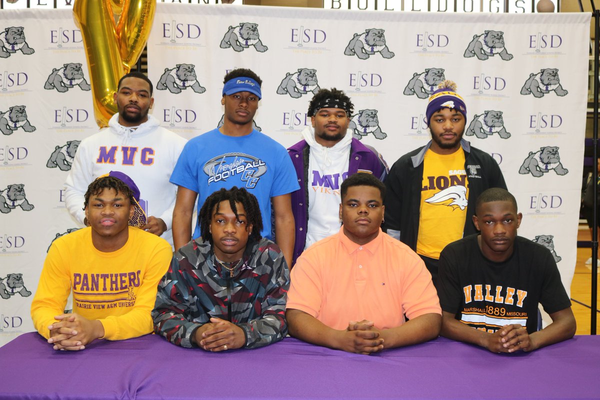 EvermanISD's tweet photo. Congratulations EHS 2019 National Signing Day-Willie Tutt signed with East Central Oklahoma!!!  #NationalSigningDay @eastcentraloklahoma https://t.co/HFIGrGPo7b