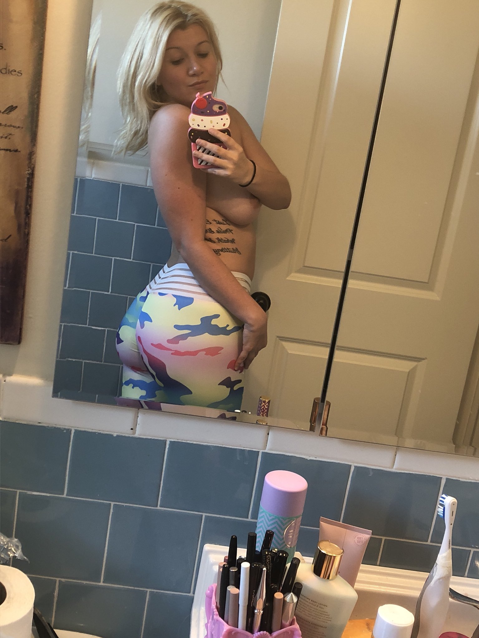 Yoga pants are a girl’s best friend 😍🍑 https://t.co/ozXMAJbCaC