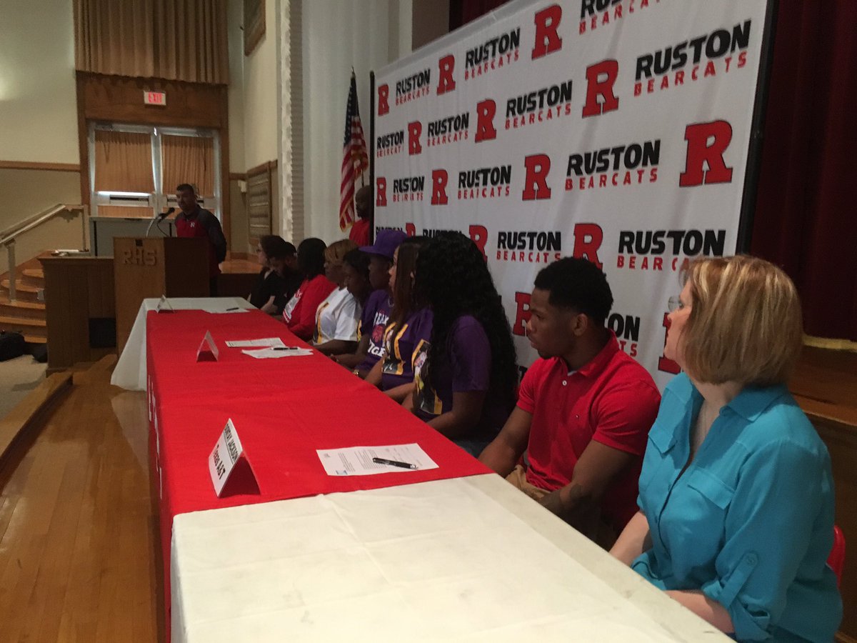 AaronsAces's tweet image. Biggest news of the day. Ray Parker @BearcatsPage @Rustonfootball signs with @LSUfootball