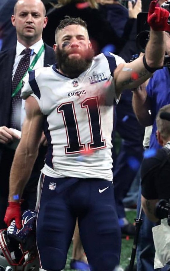 Steph1184's tweet image. Damn it!  🤤🤤🤤🤤 #julianedelman #thatbeard #sexyasfuck