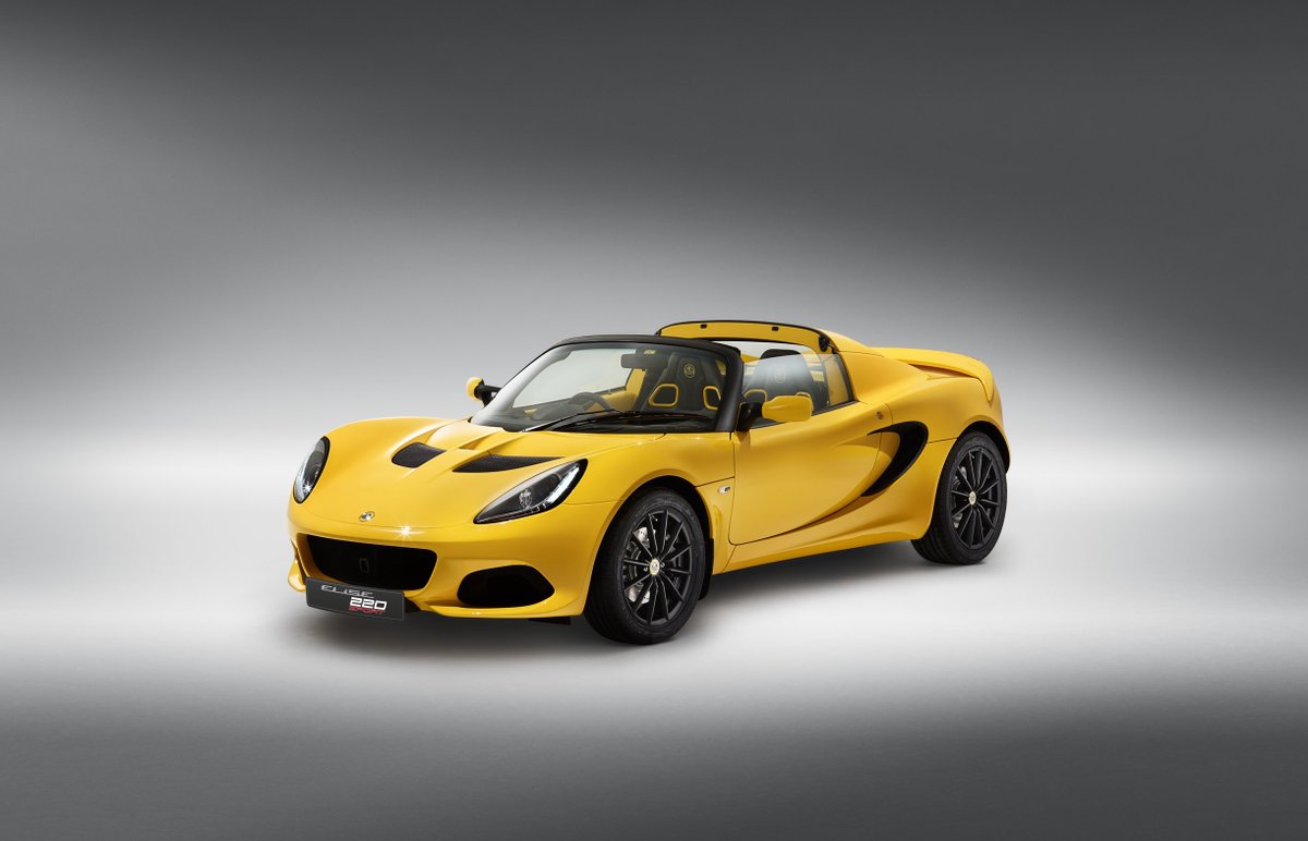 lotuscars's tweet image. Lightweight where it matters, the Elise Sport 220 has a power to weight ratio of up to 257 hp / tonne. #Lightisright #MyLotus