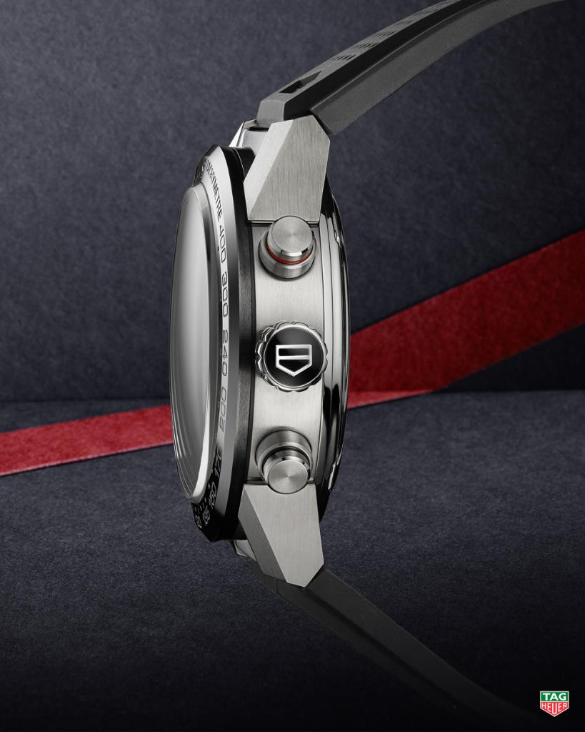 The TAG Heuer Carrera Calibre Heuer 01 Chronograph symbolizes a persona of a modern and contemporary style. #TAGHeuerCarrera #ValentinesDay Discover more: tag.hr/SVH01TW