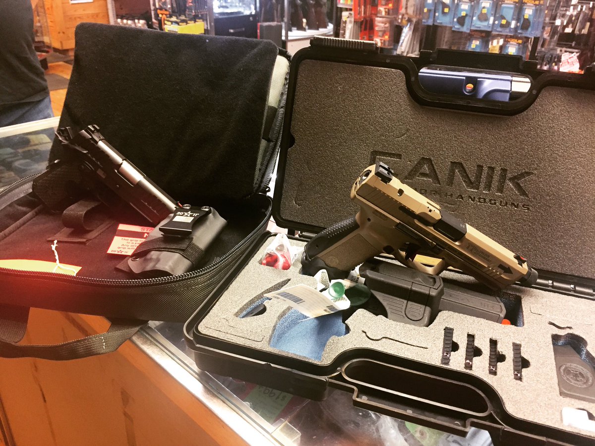 FranklinGunTN's tweet photo. Pick your poison. #poison #tp9 #elite #canik #sti2011 #pistol #staccatoc #9mm #handgun #firearm #guns #secondamendment #2alife #competition #range #cool #usa #america #sexybaby https://t.co/Pn6dP1BmvG