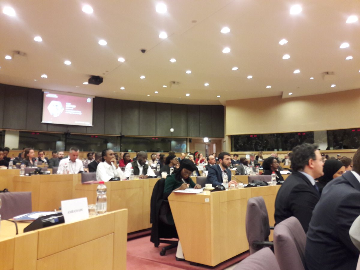 annamoleroromen's tweet photo. Discussion about global changemakers to transform education systems at the European Parliament #ALA-EPGlobalEd #edchat @TeachForAll https://t.co/BzdeVRBx1P