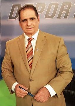 SDeportivaCDN's tweet photo. Participa con nosotros, comentarios o preguntas con el HT
#LaSemanaDeportiva 
Domingo 10 de febrero, lo último sobre la Serie del Caribe.
11AM a 1PM por @CDNSportsMax 
Conducción @hectorj_cruz 
acompañado de @sussydeportes @ManuelDiaz_RD @FelixDeJesusMLB 
20 años cerca de ti. https://t.co/3YovfSoMnj