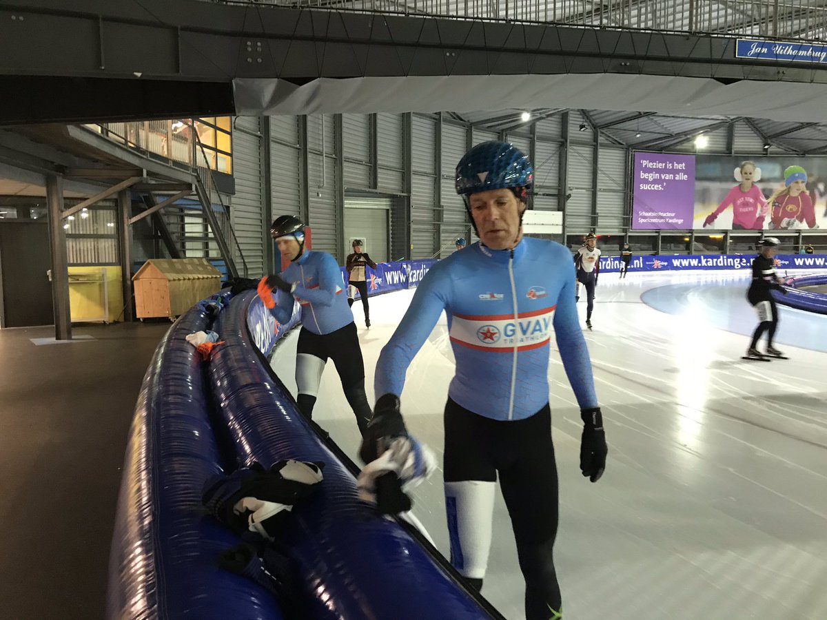 GVAVTriathlon's tweet image. Jan, Oscar en Janet staan aan de start van de eerste recreatieve marathon uit een serie van drie. #marathonschaatsen @knsbGroningen