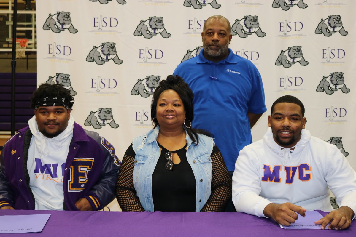 EvermanISD's tweet photo. Congratulations EHS 2019 National Signing Day-MALYK NEWSOME signed with MISSOURI VALLEY COLLEGE #NationalSigningDay #MISSOURIVALLEYCOLLEGE https://t.co/DYgzoHqWdA
