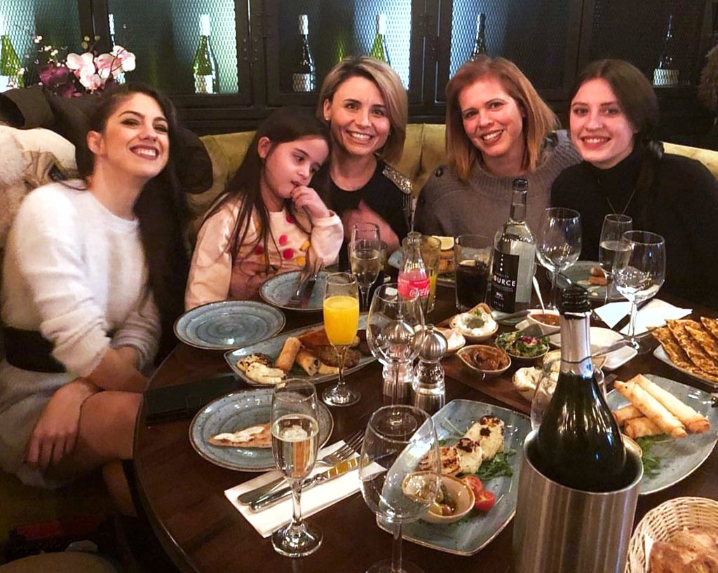 OpuzKitchenHH's tweet photo. A #MidweekFeast full of #Love and laughter will see us through to the weekend! ๐ฝ๏ธ๐๐ #MidweekMotivation #Hertfordshire #Marlowes #HemelHempstead | ๐ท IG: l8dybxxx https://t.co/ELAsdmunlY